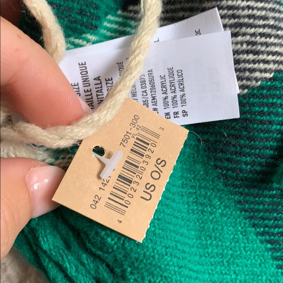 American Eagle Flannel Scarf - Picture 2 of 5